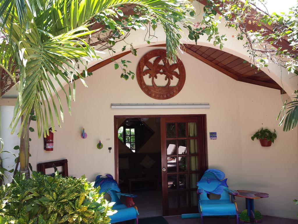 The Palms Oceanfront Suites San Pedro  Exteriér fotografie