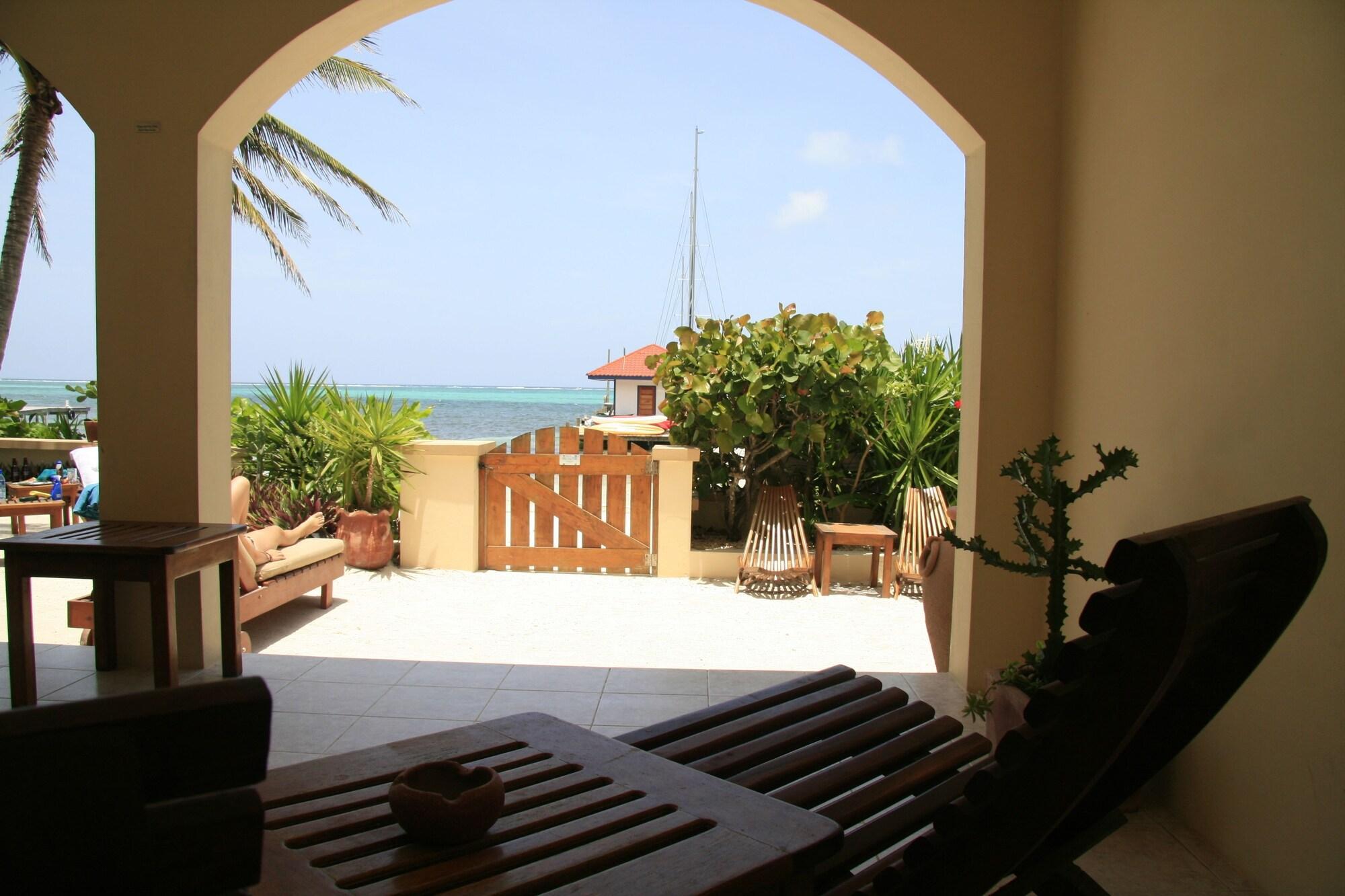 The Palms Oceanfront Suites San Pedro  Exteriér fotografie
